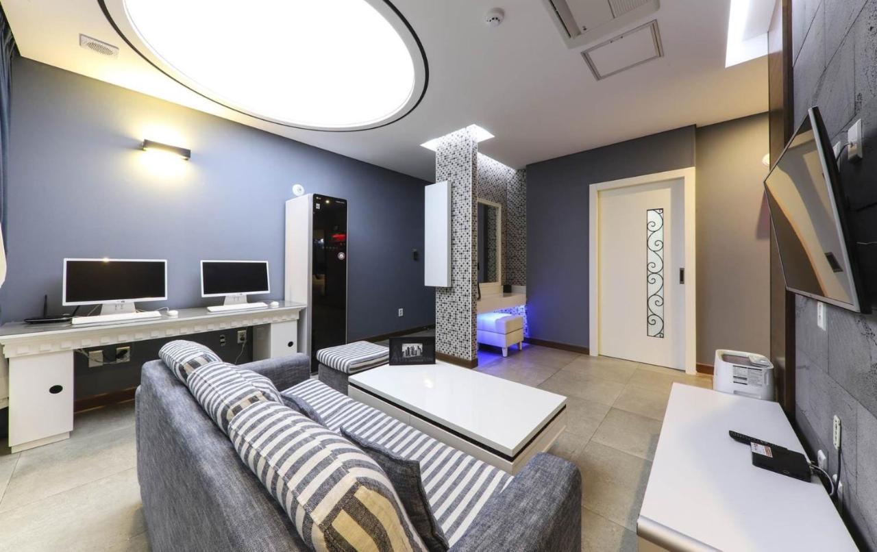 Urban Stay Hotel Gwangju Metropolitan City Exterior foto